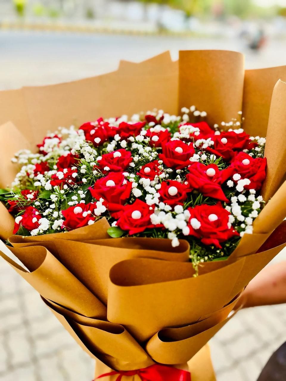 Roses, Chocolates & Balloons Gift Set